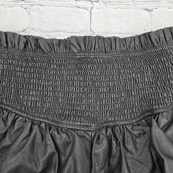 Black Mini Ruffled the impeccable pig Skort - Picture 2 of 10